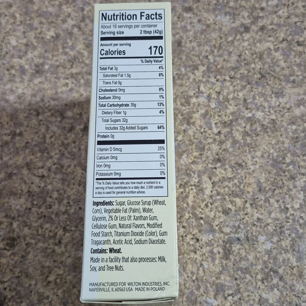 Wilton White Vanilla Decorating Fondant. Naturally Flavored.